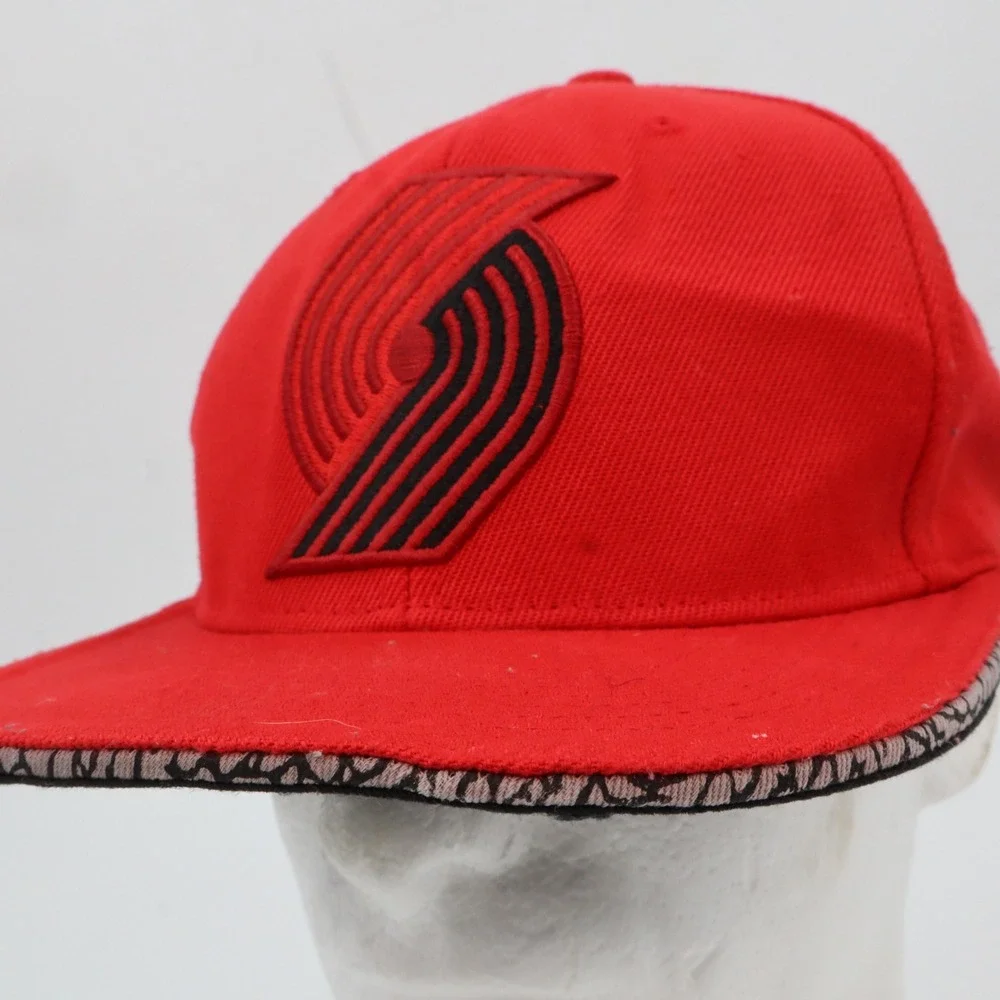 Mitchell & Ness Portland Trail Blazers Hat Mens‎ OSFM Red Snapback NBA Flat Brim
